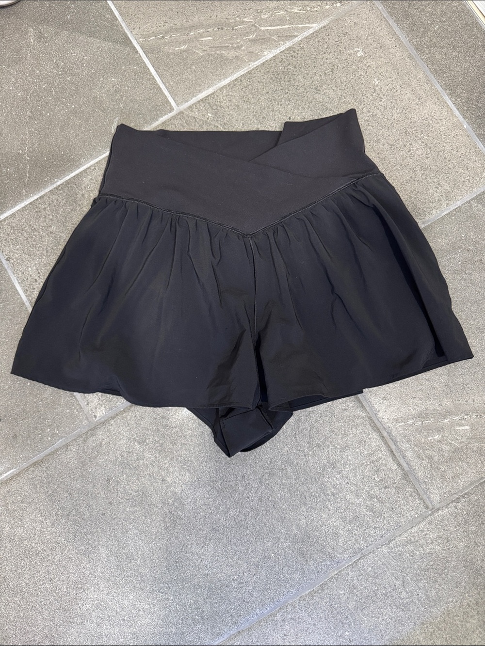 OFFLINE by Aerie Real Me Crossover Flowy Athletic Shorts Black (Size L)